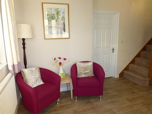 21 Park Lane Bed & Breakfast Коршам Екстериор снимка